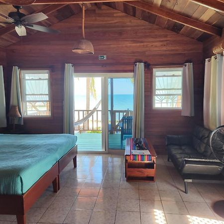 Coco'S Beachfront Cabanas Seine Bight Village Exterior photo