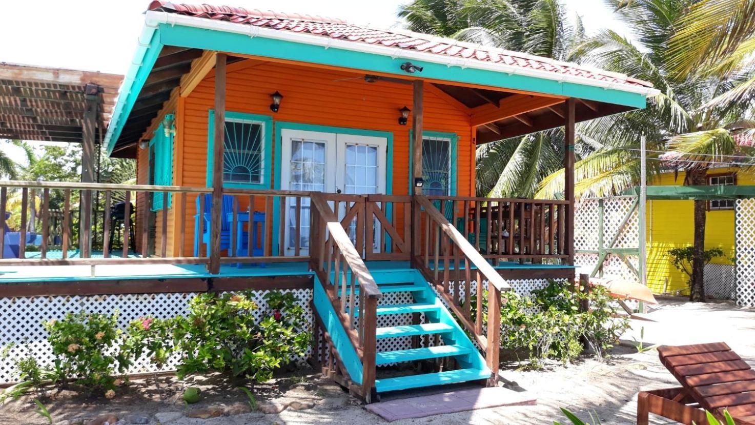 Coco'S Beachfront Cabanas Seine Bight Village Exterior photo